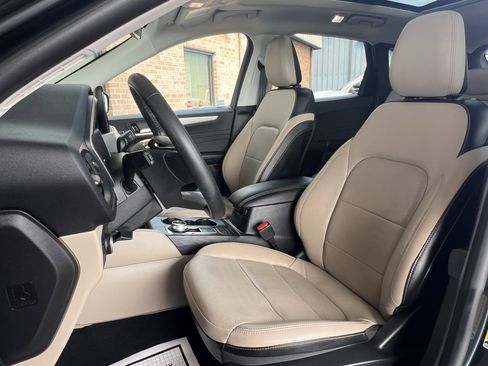 Used 2022 Ford Escape SEL image 16