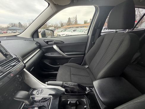 Used 2022 Mitsubishi Eclipse Cross ES image 23
