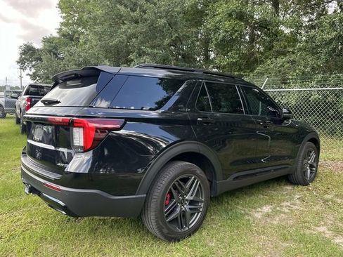 Used 2025 Ford Explorer ST-Line w/ Premium Package AWD/4WD image 6