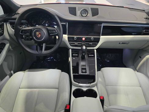Used 2025 Porsche Macan AWD/4WD image 19