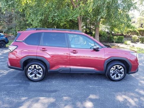 Used 2026 Subaru Forester Premium AWD/4WD image 2