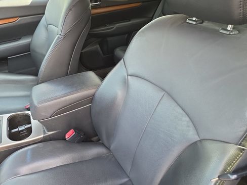 Used 2014 Subaru Outback 2.5i Limited w/ Moonroof Package AWD/4WD image 18