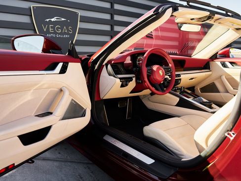 Used 2021 Porsche 911 Targa 4S image 24