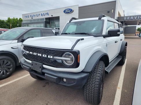 Used 2025 Ford Bronco Outer Banks w/ Sasquatch Package AWD/4WD image 1