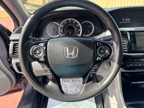 Used 2017 Honda Accord Touring image 15
