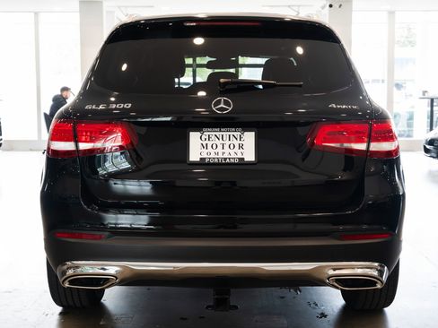 Used 2017 Mercedes-Benz GLC 300 4MATIC image 5
