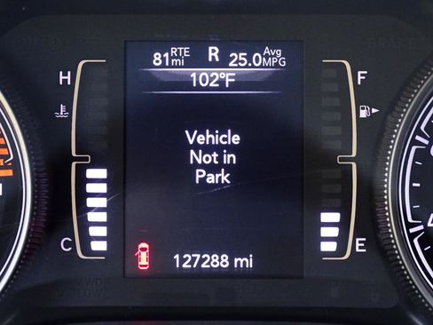 Used 2019 Jeep Cherokee Latitude Plus FWD image 31
