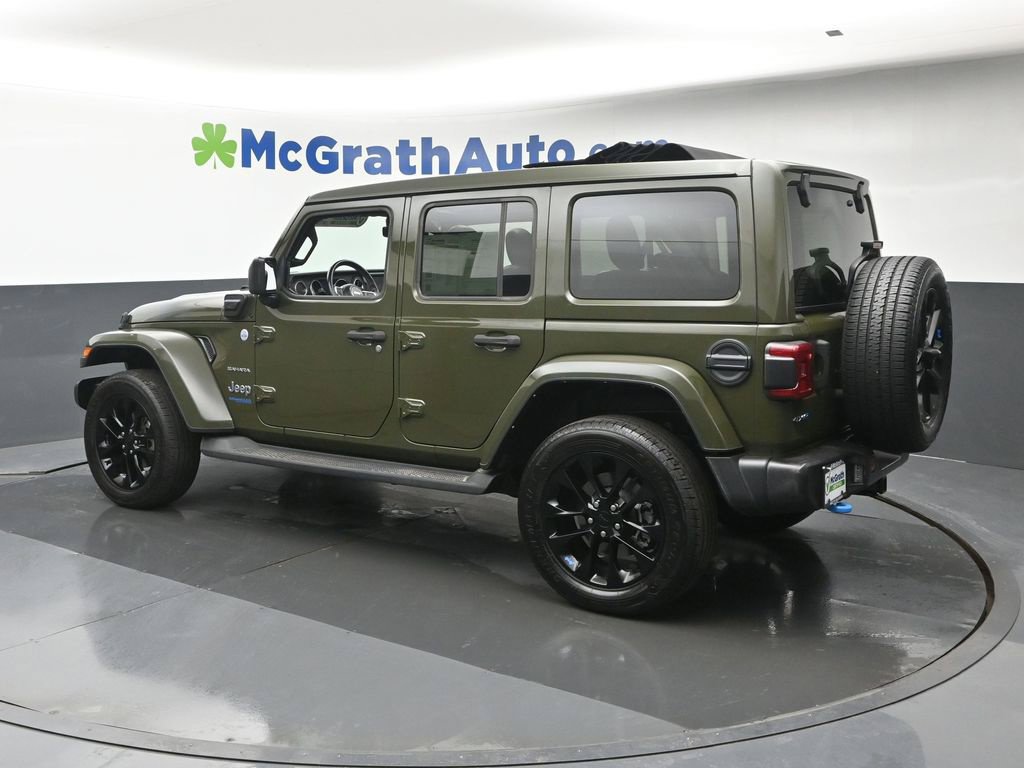 Used 2022 Jeep Wrangler Unlimited Sahara AWD/4WD image 27