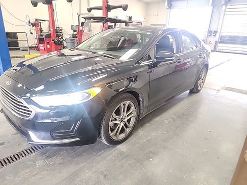 Used 2020 Ford Fusion SEL image 2