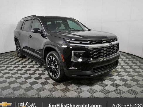 Certified 2025 Chevrolet Traverse LT w/ Enhanced Driving Package FWD image 1