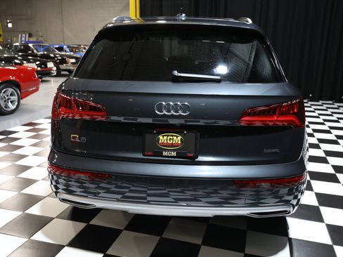 Used 2019 Audi Q5 2.0T Premium w/ Convenience Package AWD/4WD image 18