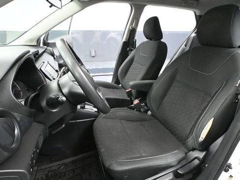 Used 2021 Nissan Kicks S image 23