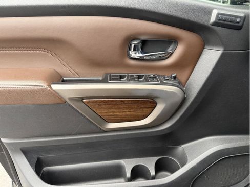 Used 2021 Nissan Titan Platinum Reserve w/ Moonroof Package image 8