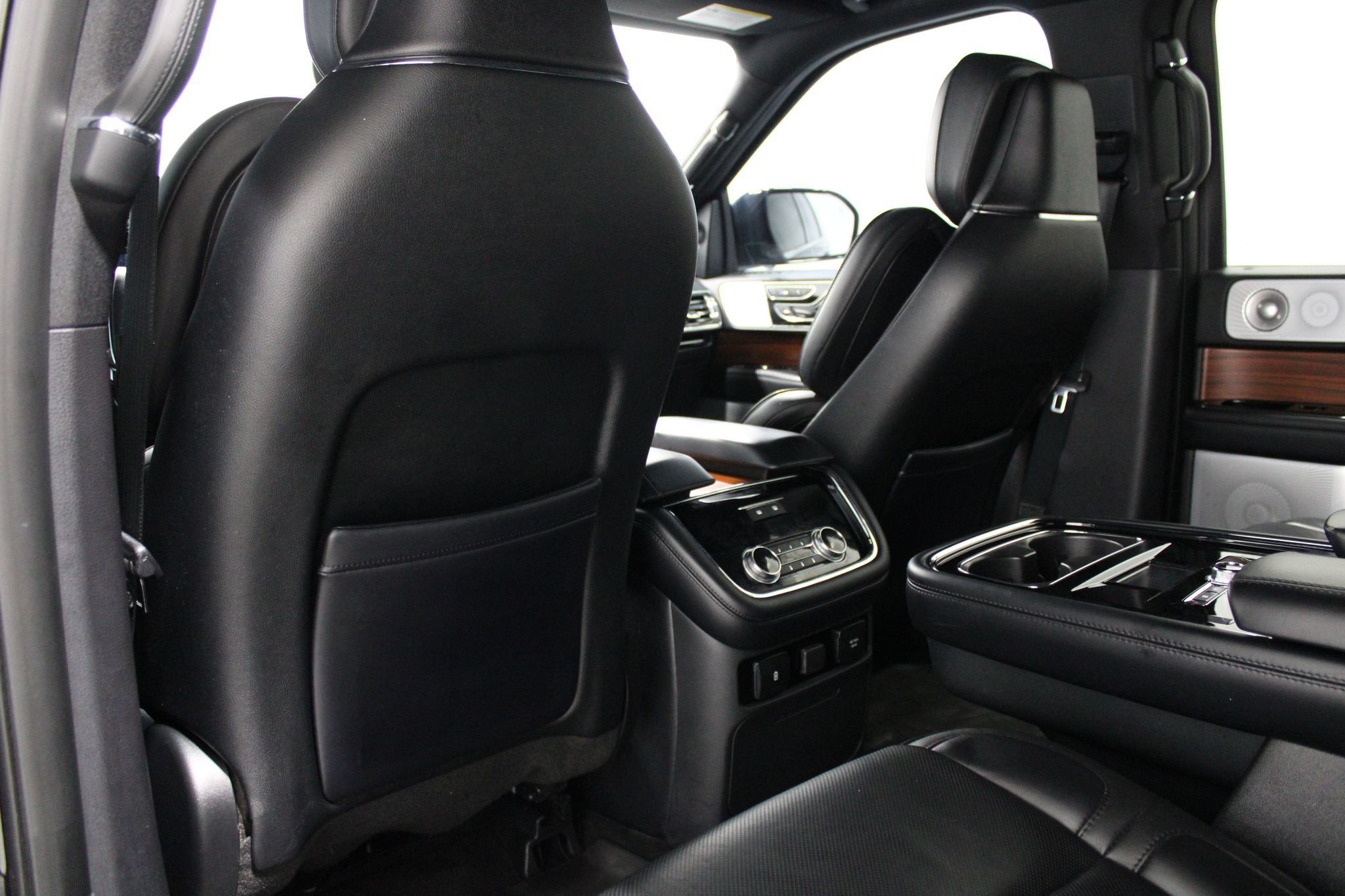 Used 2019 Lincoln Navigator Reserve AWD/4WD image 16