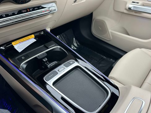 New 2026 Mercedes-Benz GLB 250 250 SUV image 28