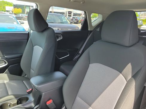 Used 2025 Kia Soul LX image 16