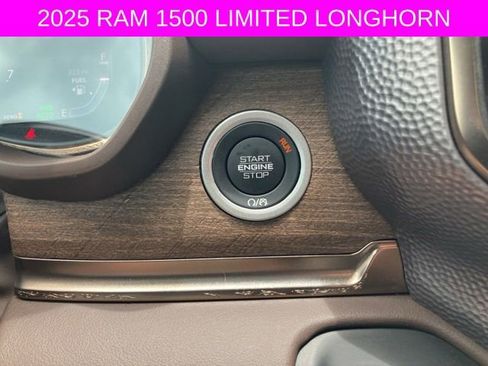 Used 2025 RAM 1500 Limited AWD/4WD image 41