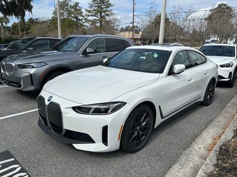 Used 2025 BMW i4 eDrive40 w/ Premium Package image 3