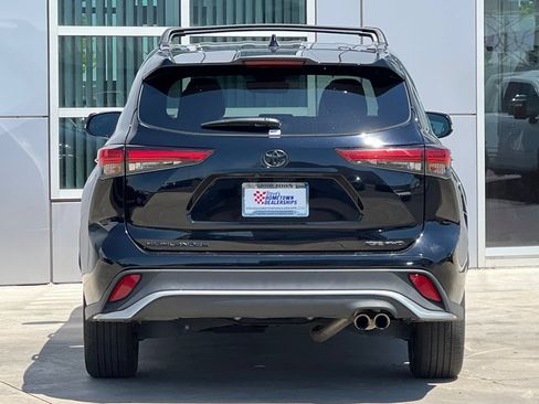 Used 2021 Toyota Highlander XSE AWD/4WD image 5
