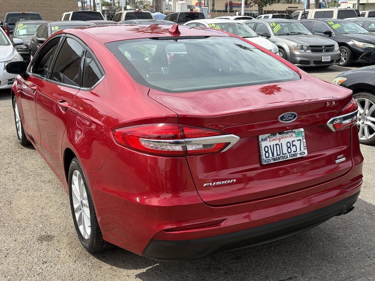 Used 2020 Ford Fusion SE FWD image 5
