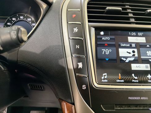 Used 2018 Lincoln MKX Reserve image 21