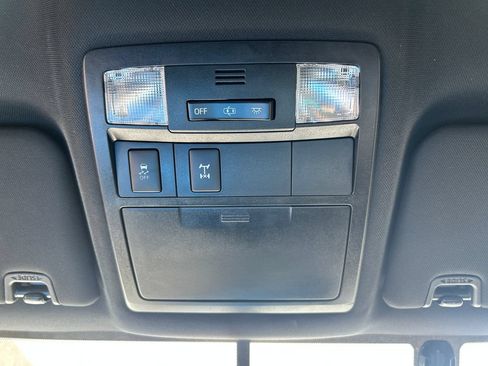 Used 2017 Toyota Tacoma TRD Off-Road w/ Tow Package RWD image 18