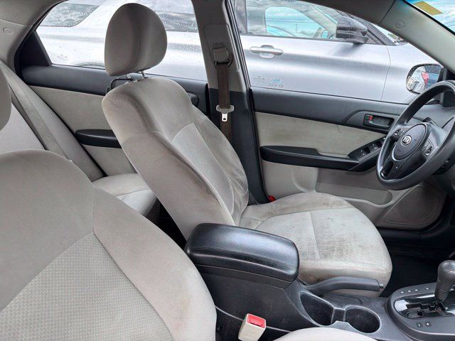 Used 2010 Kia Forte EX w/ Fuel Economy Pkg FWD image 16