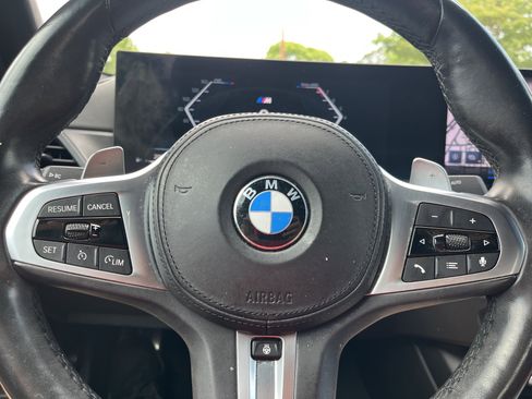 Used 2023 BMW 330i Sedan w/ M Sport Package RWD image 11