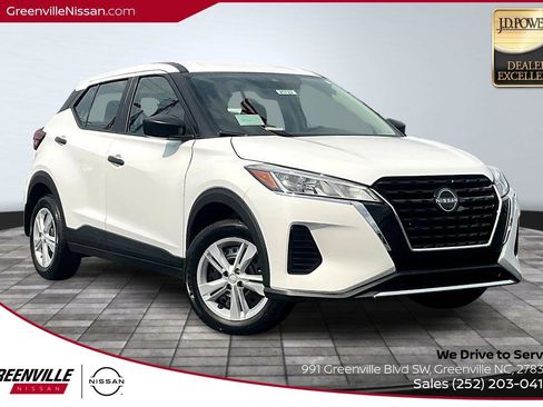 New 2025 Nissan Kicks Play S image 1