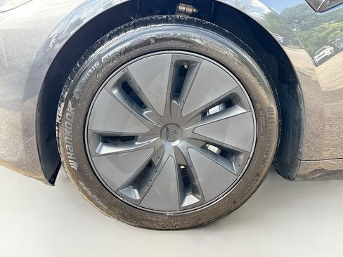 Used 2024 Tesla Model 3 Long Range AWD/4WD image 31