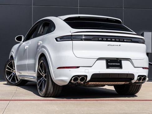 New 2026 Porsche Cayenne S image 3