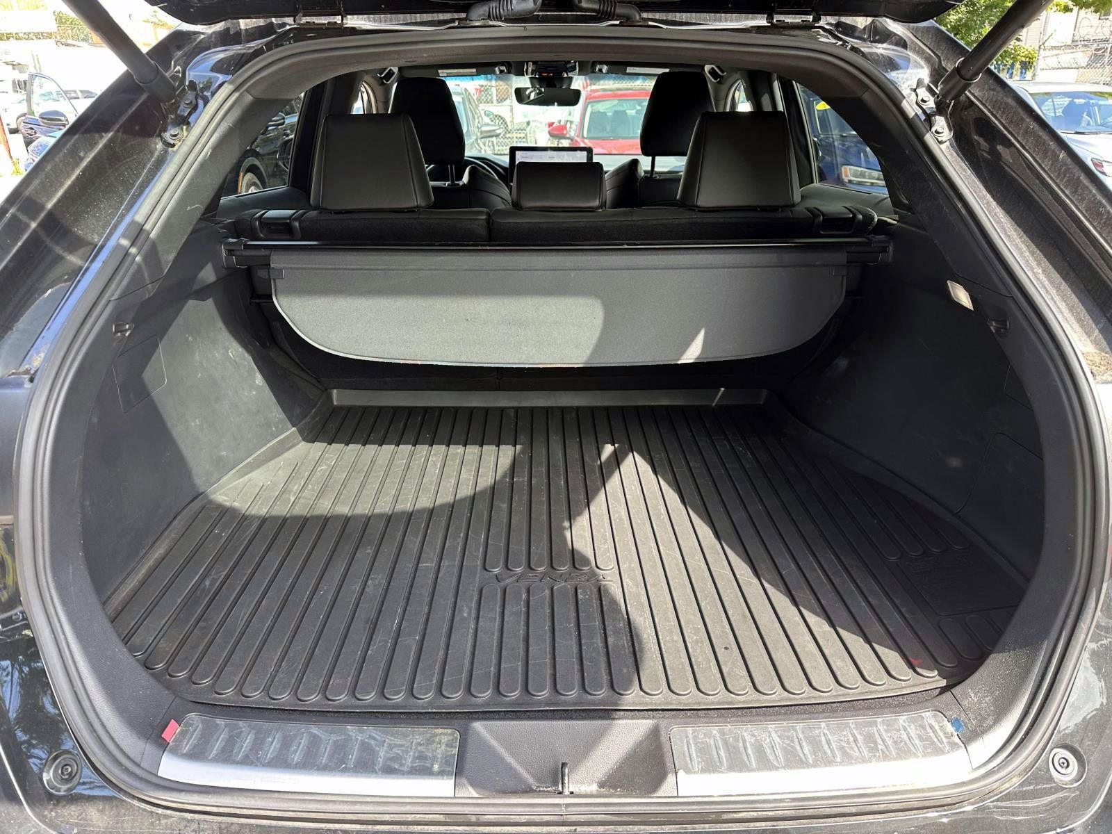 Used 2024 Toyota Venza Nightshade AWD/4WD image 12