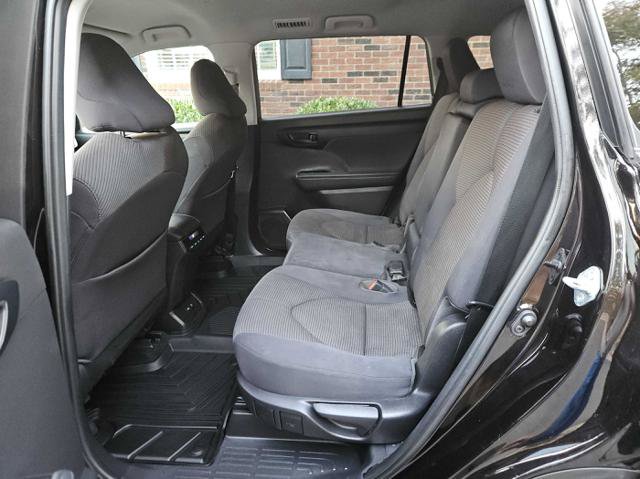 Used 2021 Toyota Highlander L FWD image 22