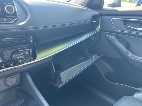 Used 2021 Nissan Rogue SV w/ Premium Package image 18