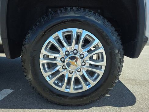 Used 2023 Chevrolet Silverado 2500 High Country w/ Z71 Off-Road Package image 34