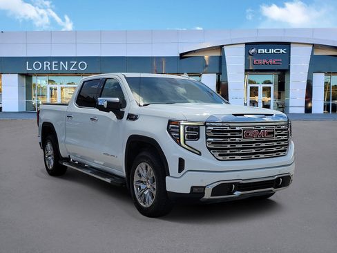 Used 2024 GMC Sierra 1500 Denali w/ Technology Package AWD/4WD image 3