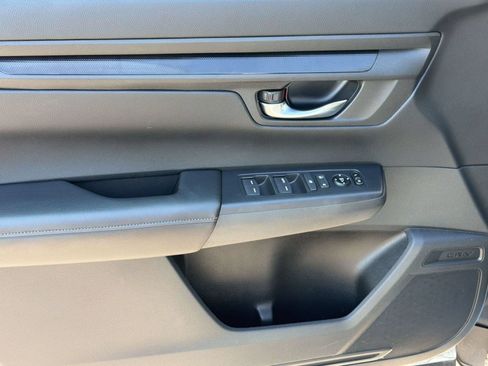 Used 2025 Honda CR-V LX image 14