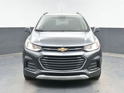 Used 2017 Chevrolet Trax LT w/ LT Convenience Package FWD image 3