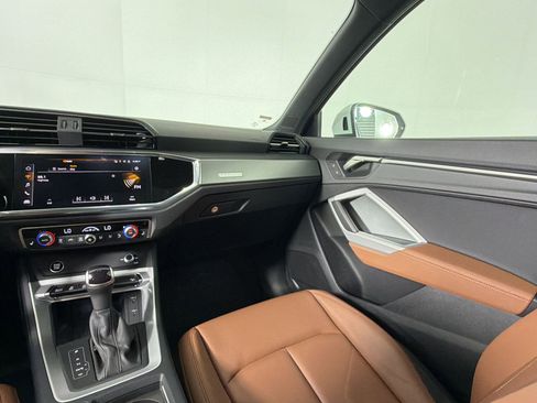 Certified 2025 Audi Q3 2.0T Premium w/ Convenience Package image 51