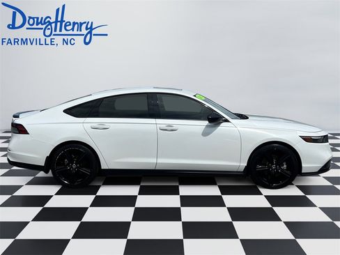 Used 2023 Honda Accord Sport image 6