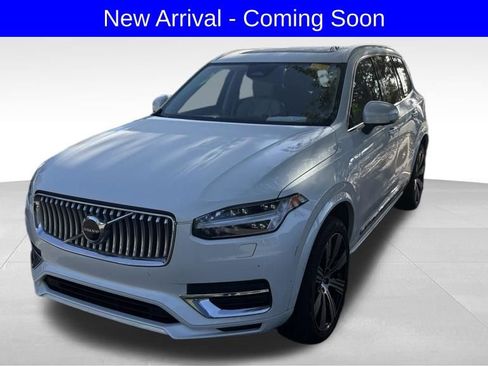 Used 2023 Volvo XC90 T8 Plus image 1