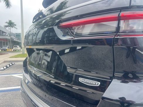 Used 2021 Jeep Grand Cherokee L Summit w/ MOPAR Finishing Package image 21