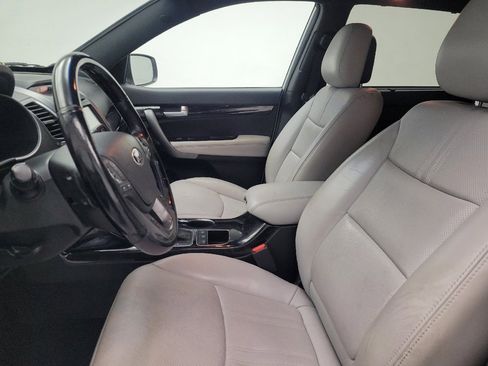 Used 2014 Kia Sorento SX FWD image 17