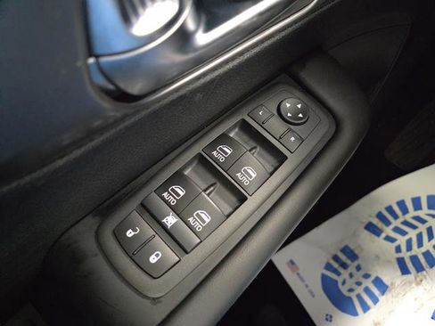 New 2026 Chrysler Pacifica Select image 31