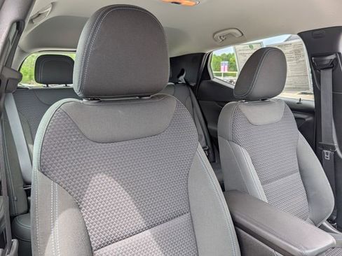 Used 2023 Chevrolet Bolt EUV LT w/ Driver Confidence Package FWD image 15