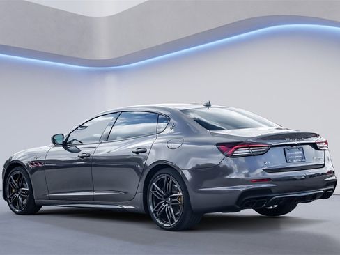 Certified 2022 Maserati Quattroporte Trofeo image 8