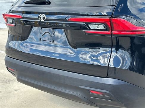 Certified 2024 Toyota Grand Highlander XLE image 5
