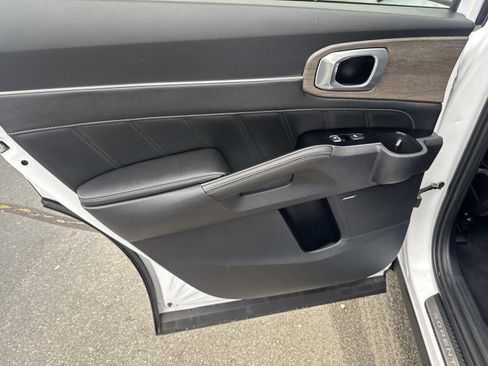 Used 2022 Kia Sorento SX Prestige image 17