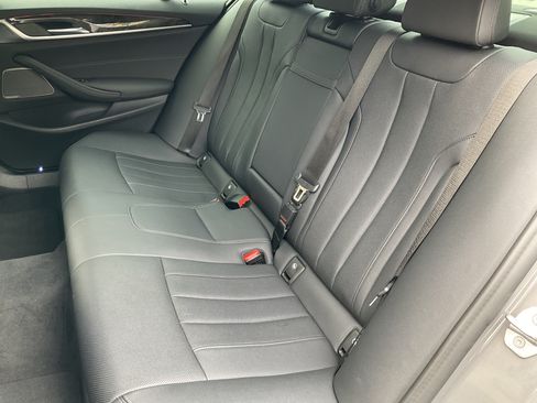 Used 2021 BMW 530i xDrive w/ Premium Package AWD/4WD image 39