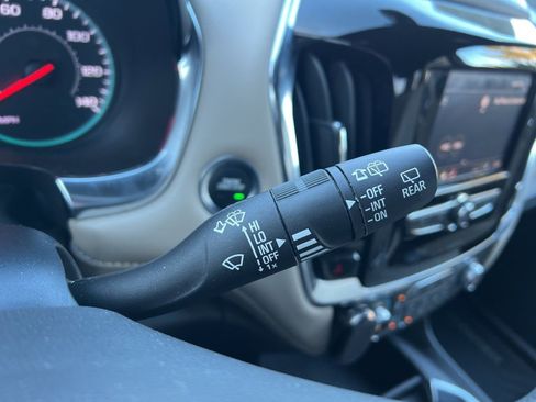 Used 2023 Chevrolet Traverse LS image 13